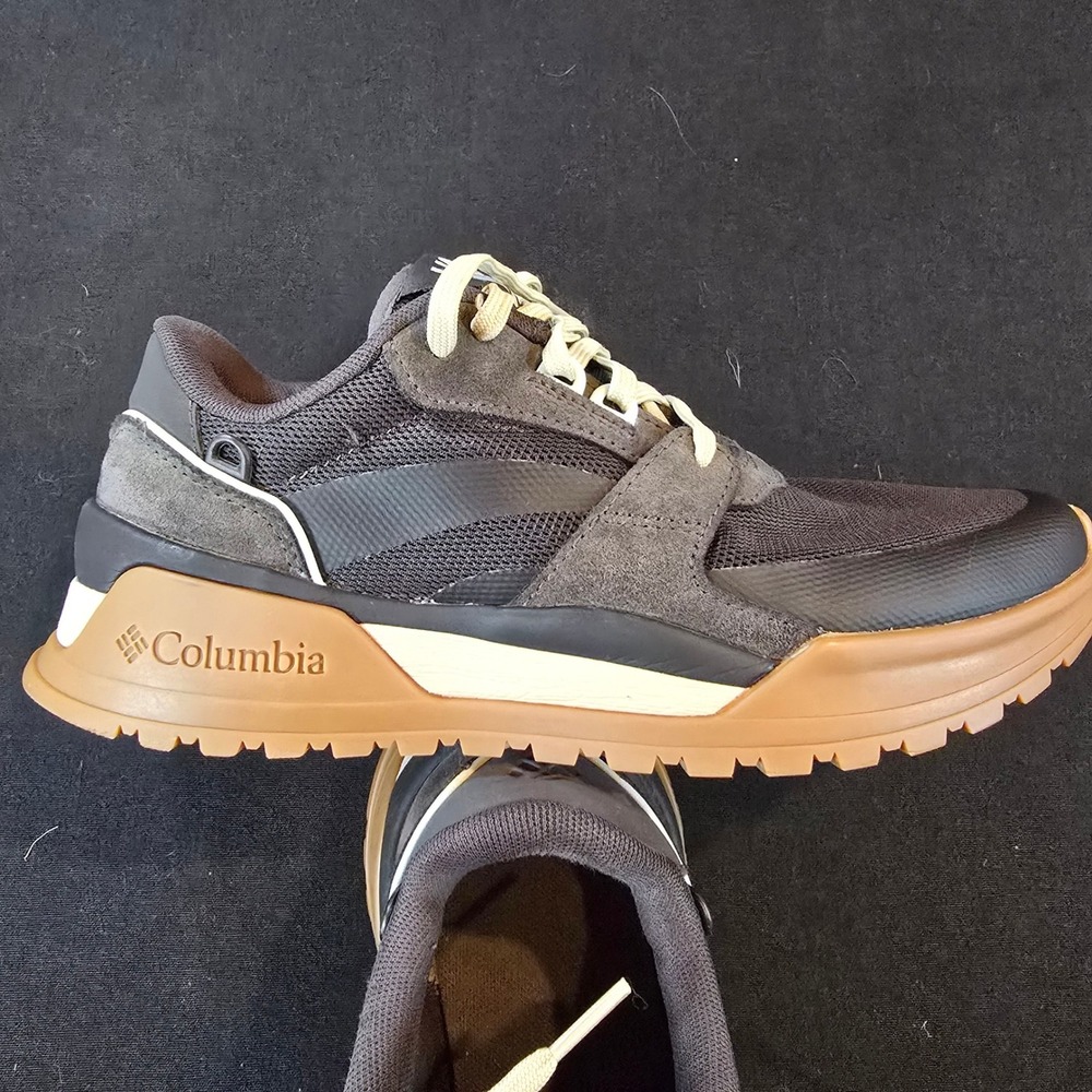 Columbia Wildone Anthem Sneakers Womens 7.5 Black Gray Gum Sole Outdoor Travel
